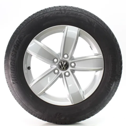 Background image for VW Tiguan AD1 Allspace Winterräder Corvara Bridgestone 215/65R17 103H 5NA071497