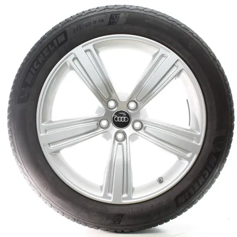 Background image for Audi A8 4N2 Winterräder 5-Speichen Michelin 235/50R19 103H 4N0601025J