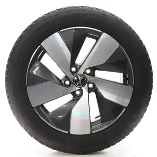 VW Passat B9 Variant CJ5 Winterräder Bologna Goodyear 215/55R17 DOT25 3J0601025K - Bild 3