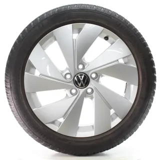 VW Golf 8 VIII CD1 Winterräder Belmont Bridgestone 205/50R17 DOT25 5H0601025B - Bild 4