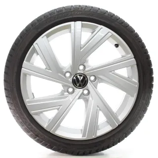 VW Golf 8 VIII CD1 CG5 Winterräder Bergamo Pirelli 225/40R18 DOT25 5H0601025AB - Bild 3