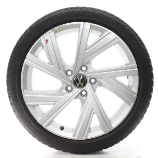 VW Golf 8 VIII GTI Winterräder Bergamo Bridgestone 225/40R18 DOT23 5H0601025AB - Bild 2