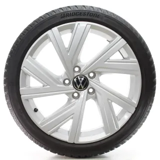 VW Golf 8 VIII CD1 Winterräder Bergamo Bridgestone 225/40R18 DOT25 5H0601025AB - Bild 1