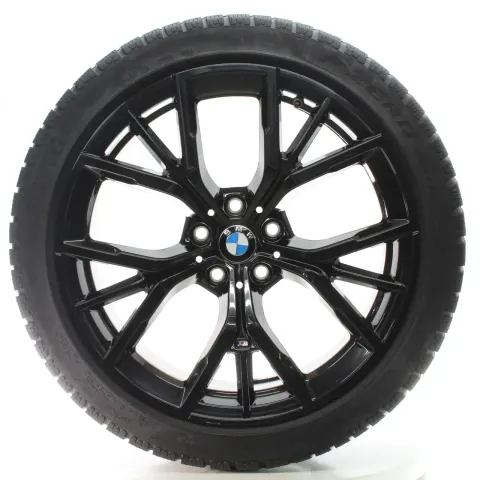 Background image for BMW 5er G30 G31 Winterräder M Y-Speiche 845 Pirelli 245/40R19 98V DOT24 8747405