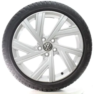 VW Golf VIII CD1 Winterräder Bergamo Pirelli 225/40R18 92V DOT25 5H0601025M - Bild 4