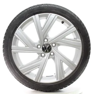 VW Golf 8 VIII CD1 Winterräder Bergamo Bridgestone 225/40R18 DOT24 5H0601025AB - Bild 2