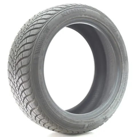 Background image for Winterreifen Kumho Winter Craft WP71 XL 215/45 R17 91V DOT25