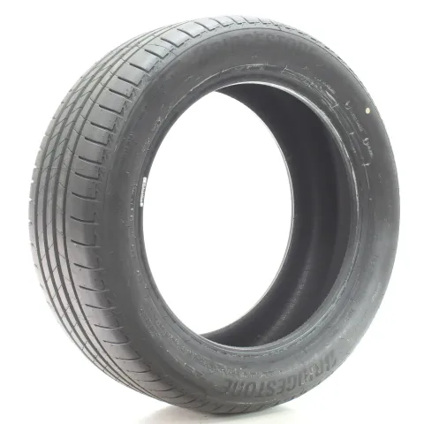 Background image for Sommerreifen Bridgestone Turanza T-005 * XL 225/50 R17 98Y DOT26 DEMO