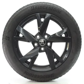 Skoda Octavia IV NX Winterräder Lyra Bridgestone 205/55R17 DOT24 5E3601025AE - Bild 4