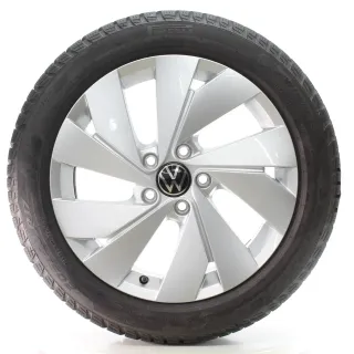 VW Golf 8 VIII CD1 CG5 Winterräder Belmont Pirelli 205/50R17 DOT25 5H0601025B - Bild 1