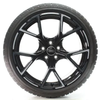 Audi RS3 8Y Winterräder 5-Y-Speiche Pirelli 245/35-265/30R19 8Y0601025BQ/BP - Bild 1