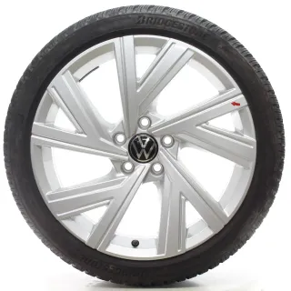 VW Golf 8 VIII CD1 Winterräder Bergamo Bridgestone 225/40R18 DOT23 5H0601025AB - Bild 4