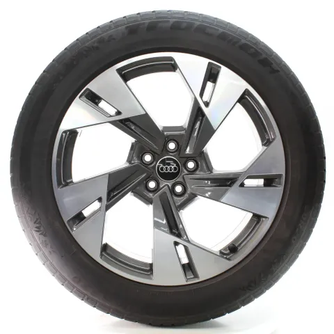 Background image for Audi Q8 E-Tron GE Winterräder 5-Arm Dynamic Tracmax 255/50R20 DOT25 4KE601025AA