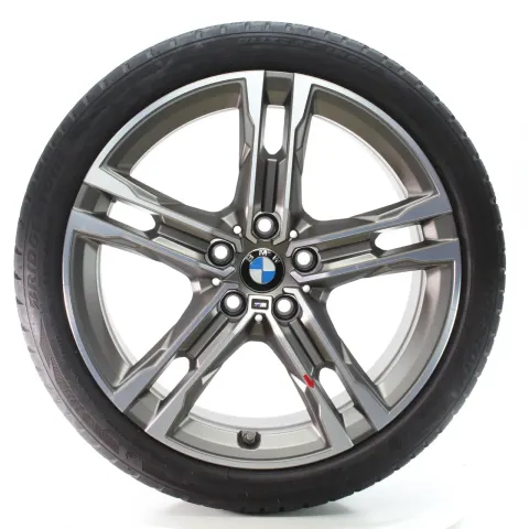 Background image for BMW 1er F40 2er GC F44 Winterräder 556 M Bridgestone 225/40R18 92V 8053524
