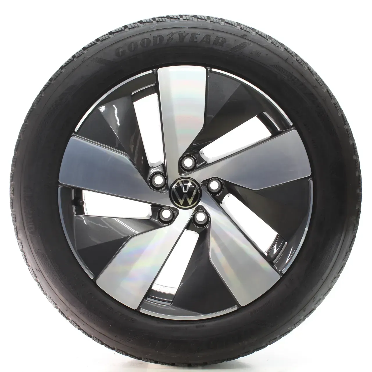 VW Passat B9 Variant CJ5 Winterräder Bologna Goodyear 215/55R17 DOT24 3J0601025B - Bild 1