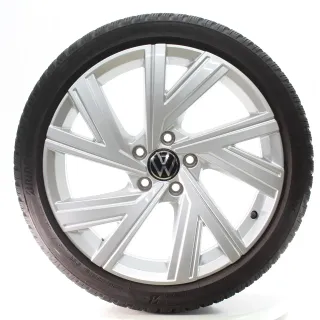 VW Golf 8 VIII CD1 Winterräder Bergamo Bridgestone 225/40R18 DOT23 5H0601025AB - Bild 2