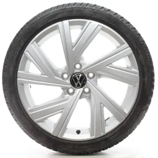 VW Golf 8 VIII CD1 Winterräder Bergamo Bridgestone 225/40R18 DOT23 5H0601025AB - Bild 1