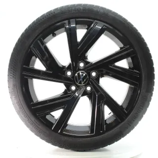VW Golf 8 VIII CD1 Winterräder Bergamo Schwarz Conti 225/40R18 DOT23 5H0601025M - Bild 4