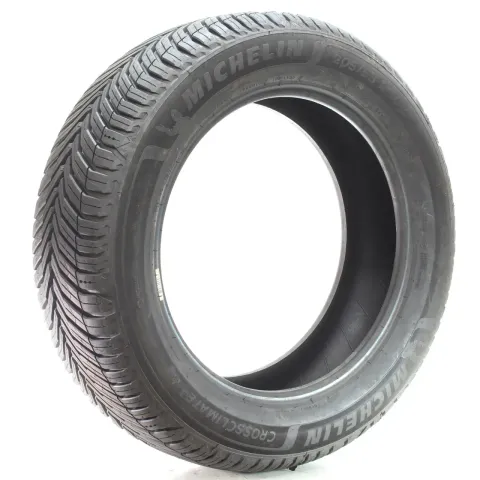 Background image for Winterreifen Michelin Cross Climate 3 XL 205/55 R16 94V DOT26 NEU 1Stk