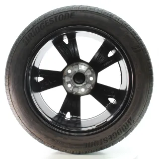 Skoda Octavia IV NX Winterräder Lyra Bridgestone 205/55R17 95V DOT22 5E3601025AE - Bild 5