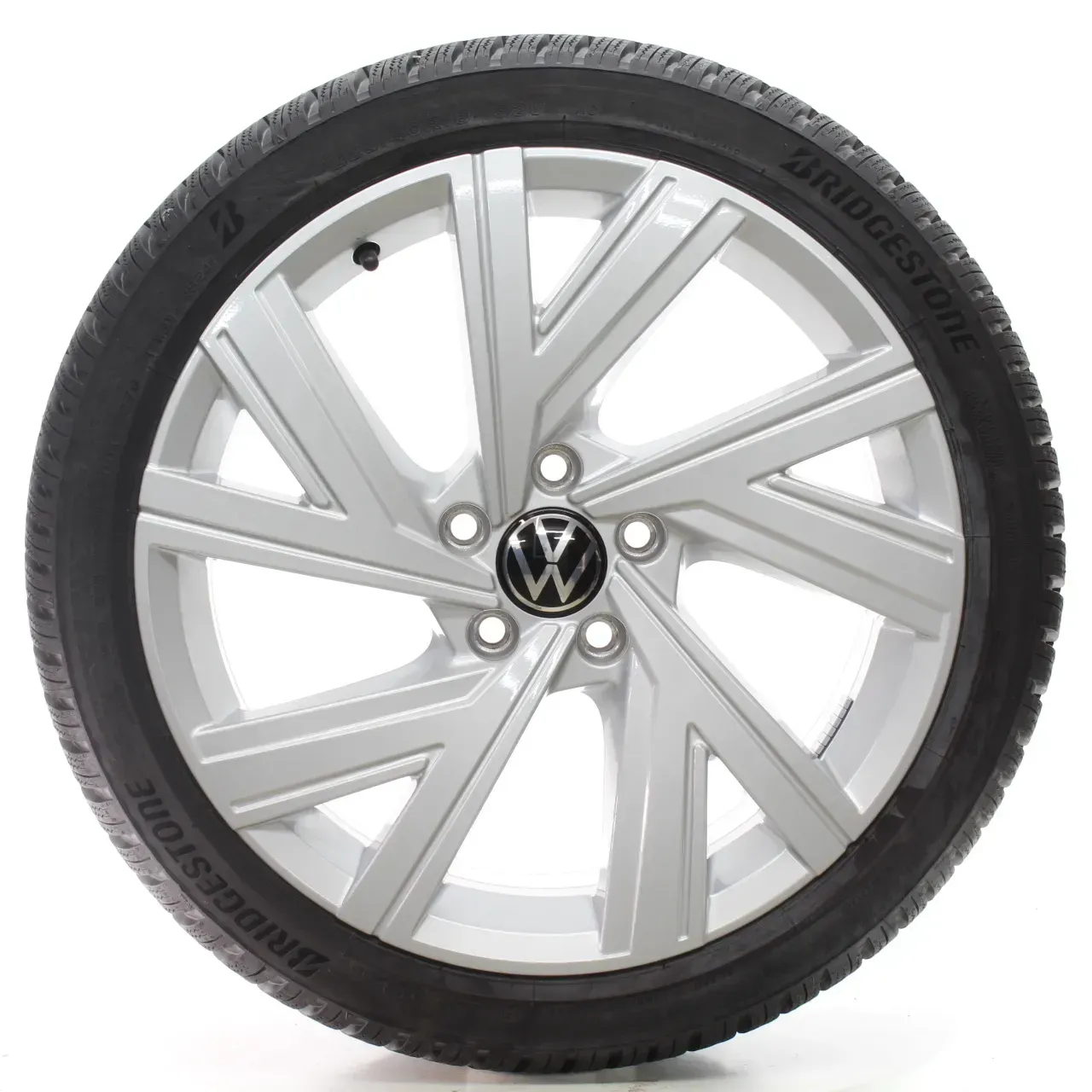 VW Golf 8 VIII CD1 Winterräder Bergamo Bridgestone 225/40R18 DOT24 5H0601025AB - Bild 1