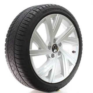 VW Golf VIII CD1 Winterräder Bergamo Pirelli 225/40R18 92V DOT25 5H0601025AE - Bild 6