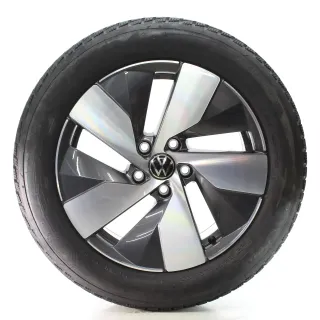 VW Passat B9 Variant CJ5 Winterräder Bologna Goodyear 215/55R17 DOT25 3J0601025B - Bild 3