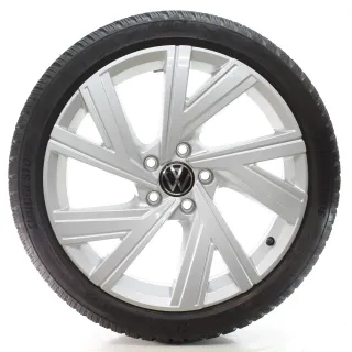 VW Golf 8 VIII CD1 Winterräder Bergamo Bridgestone 225/40R18 DOT25 5H0601025AB - Bild 2