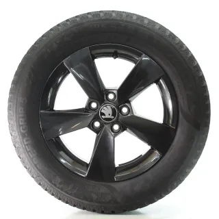 Skoda Fabia IV PJ Winterräder 5-Speichen Semperit 185/65R15 88T DOT25 6VA601025 - Bild 3