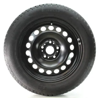 VW Touran 5T1 Winterräder Stahl Pirelli 205/60R16 96H DOT25 5QA601027C/E - Bild 1