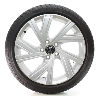 VW Golf VIII CD1 Winterräder Bergamo Pirelli 225/40R18 92V DOT25 5H0601025AE - Bild 3