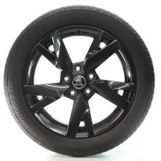 Skoda Octavia IV NX Winterräder Lyra Bridgestone 205/55R17 95V DOT22 5E3601025AE - Bild 2