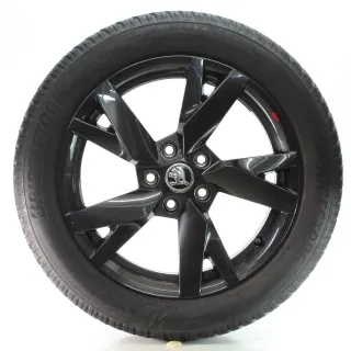Skoda Octavia IV NX Winterräder Schwarz Lyra Bridgestone 205/55R17 5E3601025AE - Bild 3