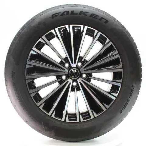 Background image for VW Tiguan CT1 Winterräder Napoli Schwarz Glanz Falken 235/55R18 DOT24 571601025K