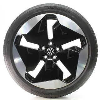 VW ID.3 E11 Winterräder Sanya Bridgestone 215/45R20 95T DOT24 10A601025T - Bild 1