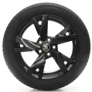 Skoda Octavia IV NX Winterräder Lyra Bridgestone 205/55R17 5E3601025AE - Bild 2