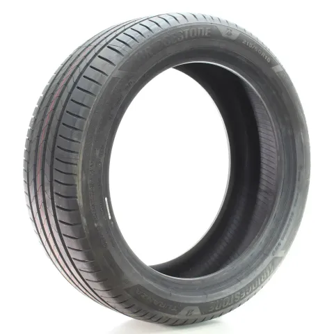 Background image for Sommerreifen Bridgestone Turanza 6 Enliten 215/50 R18 92W DOT24 DEMO 1Stk