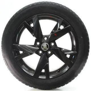 Skoda Octavia IV NX Winterräder Lyra Falken 205/55R17 95V DOT23 5E3601025AE - Bild 4