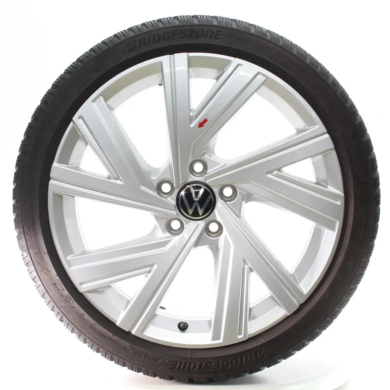 VW Golf 8 VIII CD1 Winterräder Bergamo Bridgestone 225/40R18 DOT23 5H0601025AB - Bild 1
