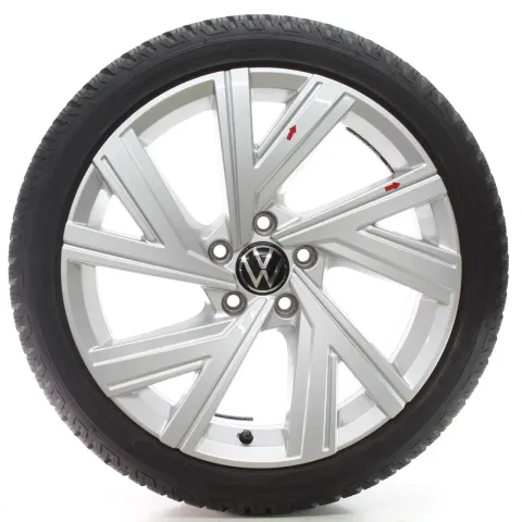 Background image for VW Golf VIII CD1 Golf VIII Variant CG5 Winterräder Bergamo Fulda 225/40R18 DOT25