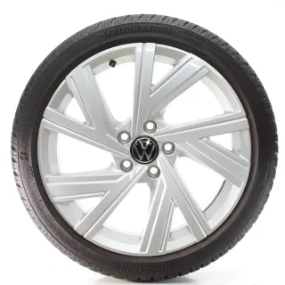 VW Golf 8 VIII CD1 Winterräder Bergamo Bridgestone 225/40R18 DOT25 5H0601025AB - Bild 6