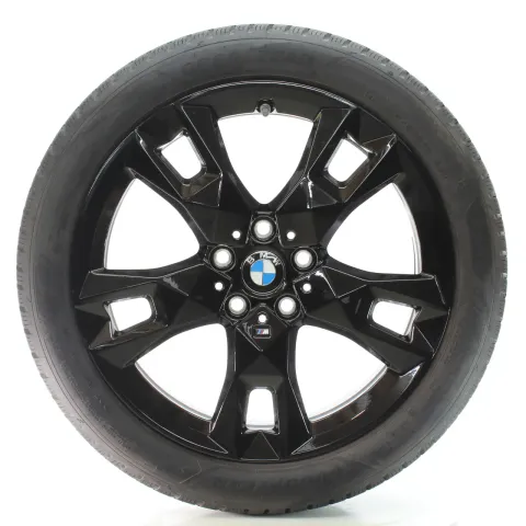 Background image for BMW 1er F70 2er F74 Winterräder M Sternspeiche 968 195/50R18 93H DOT25 5A45271
