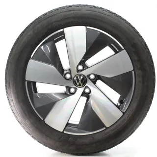 VW Passat B9 Variant CJ5 Winterräder Bologna Goodyear 215/55R17 DOT24 3J0601025B - Bild 1