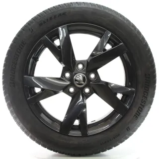 Skoda Octavia IV NX Winterräder Lyra Schwarz 205/55R17 95V DOT25 5E3601025AE - Bild 3