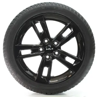 Kia K4 Winterräder Amsa Schwarz Giti Winter W2 225/45R17 94V DOT25 SZ400ADE07 - Bild 1
