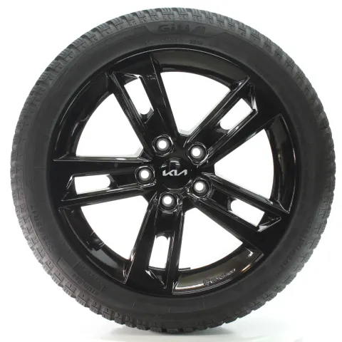 Background image for Kia K4 Winterräder Amsa Schwarz Giti Winter W2 225/45R17 94V DOT25 SZ400ADE07
