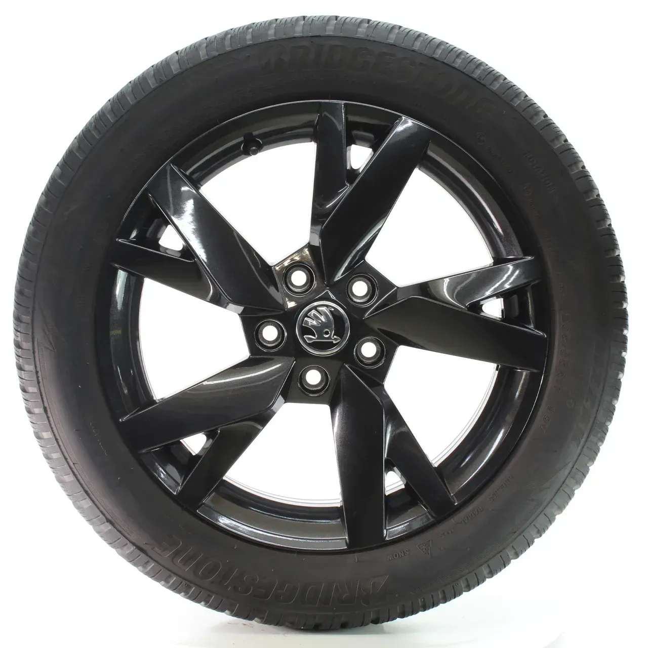 Skoda Octavia IV NX Winterräder Lyra Bridgestone 205/55R17 95V DOT22 5E3601025AE - Bild 1