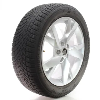 Skoda Octavia IV NX Winterräder Lyra Bridgestone 205/55R17 DOT24 5E3601025AC - Bild 6