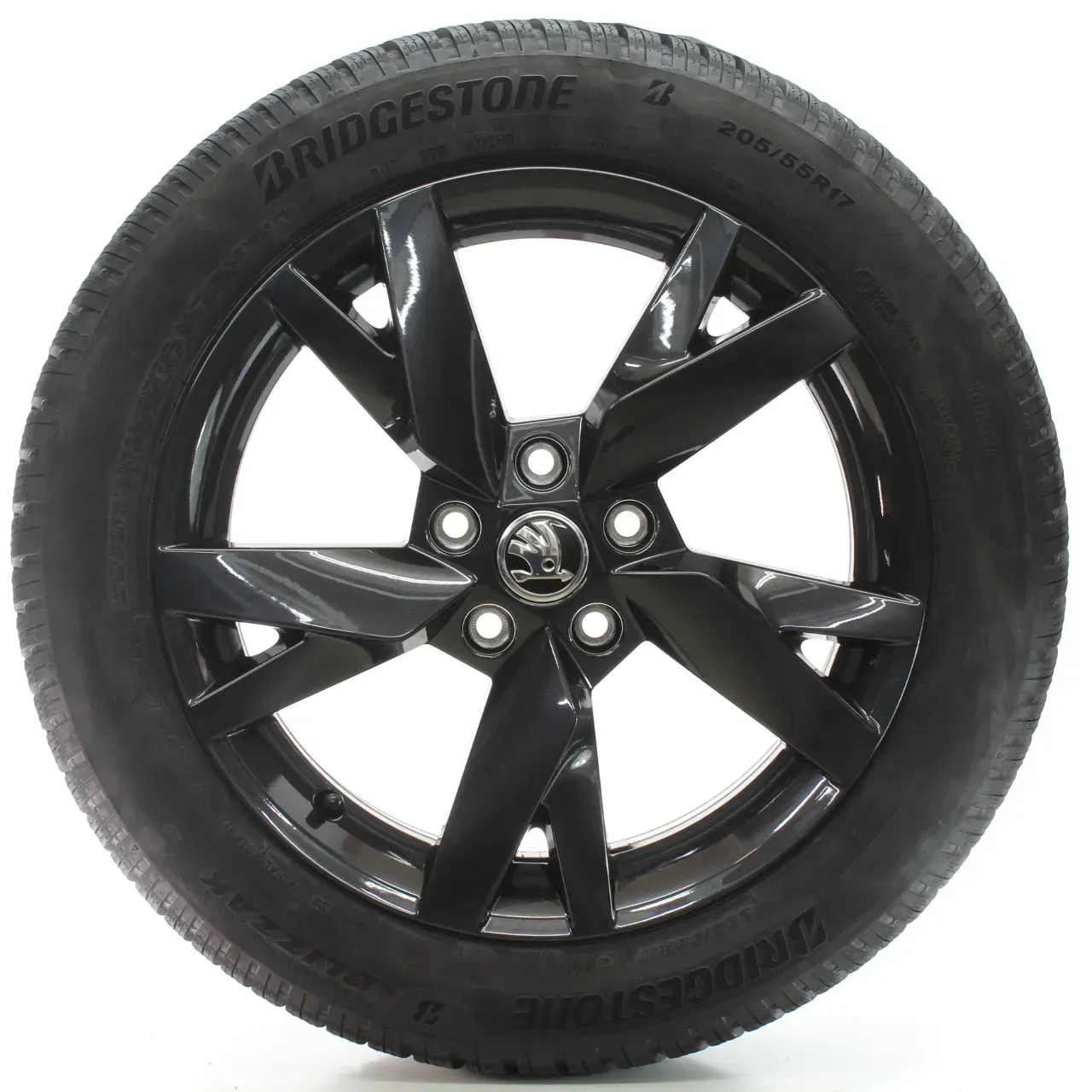 Skoda Octavia IV NX Winterräder Lyra Schwarz 205/55R17 95V DOT25 5E3601025AE - Bild 1