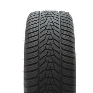 VW Golf 8 VIII CD1 Winterräder Bergamo Hankook 225/40R18 DOT25 5H0601025AB - Bild 7